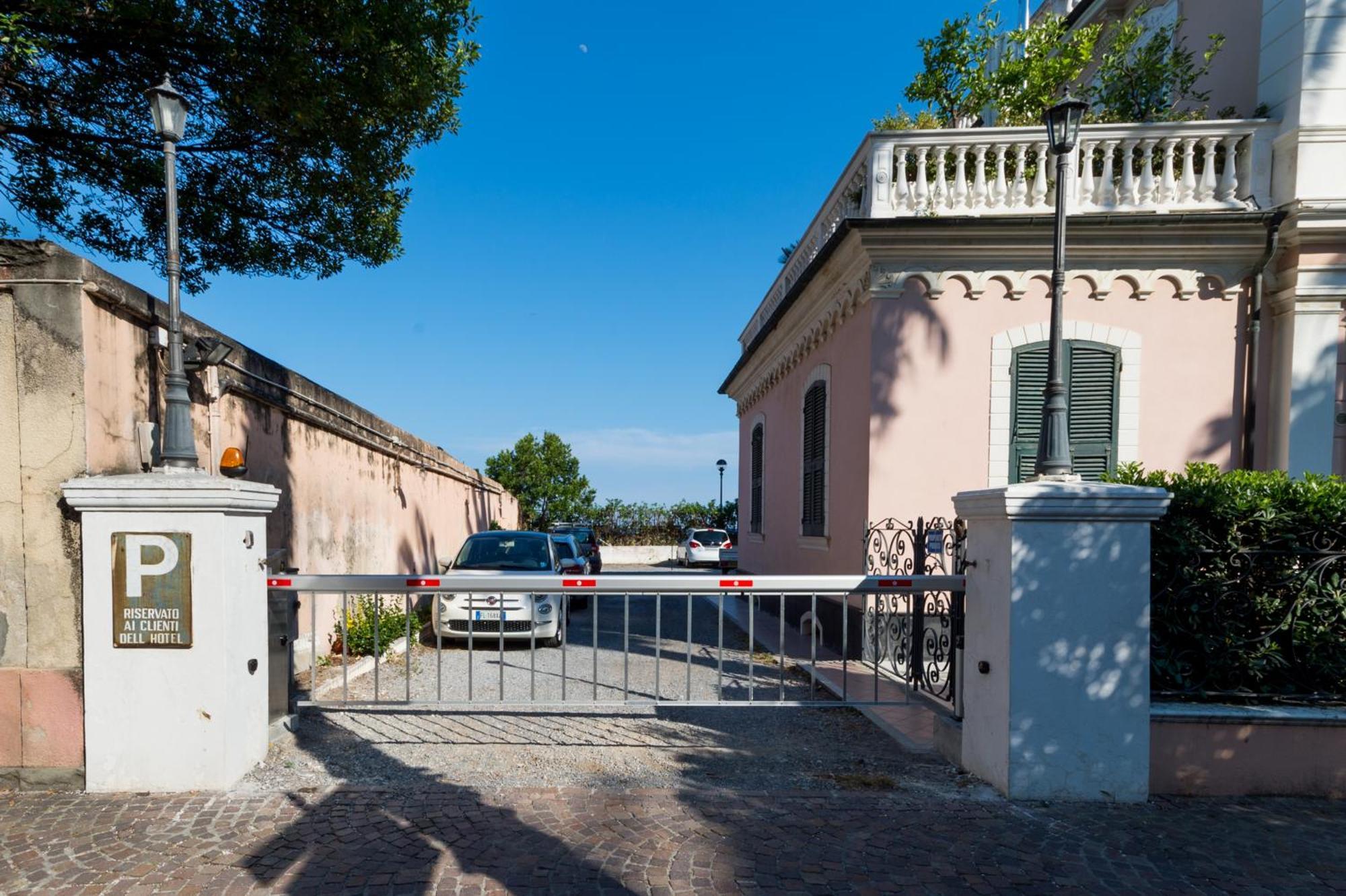 Hotel Miramare Spotorno Exterior foto