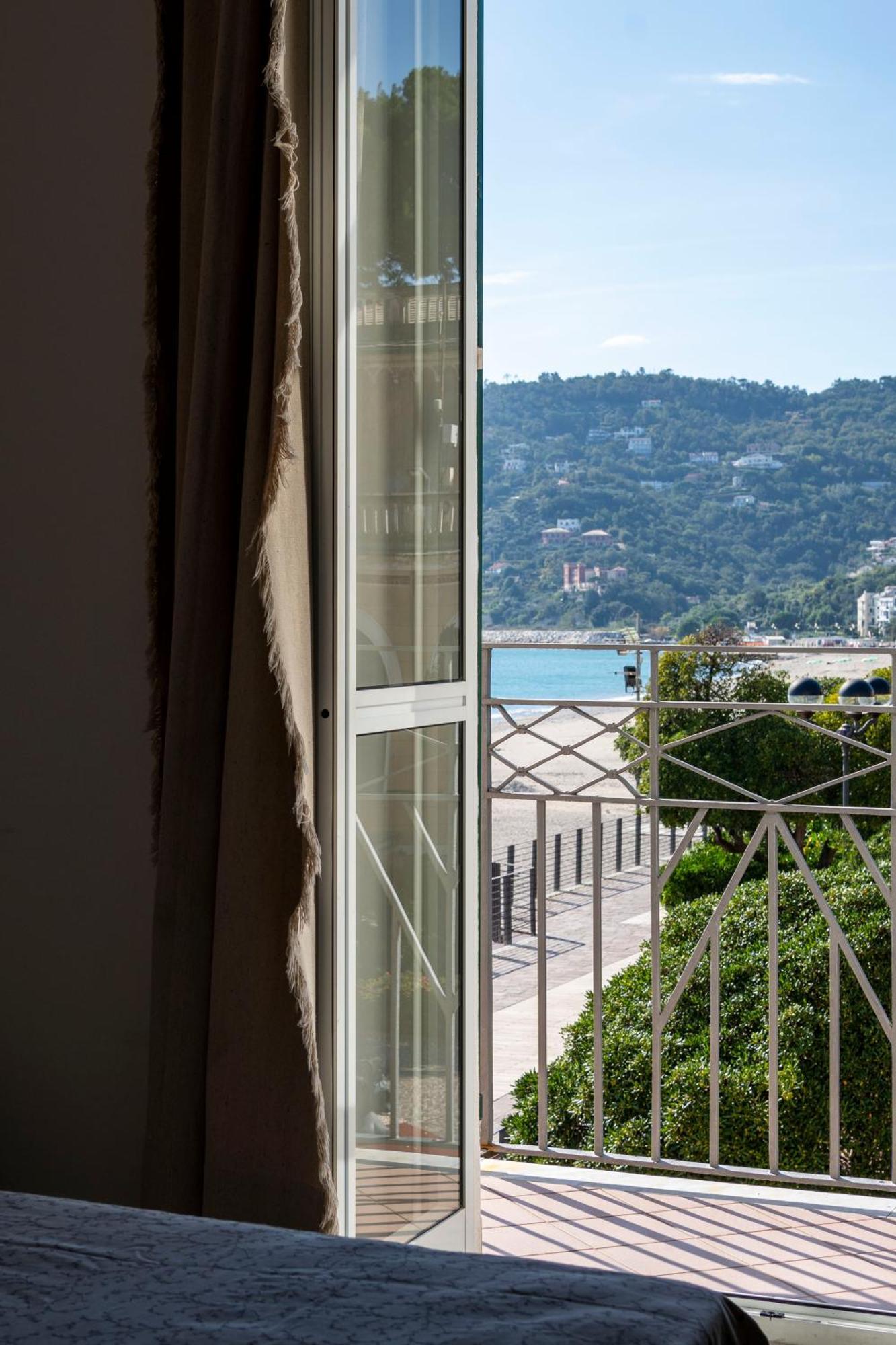 Hotel Miramare Spotorno Habitación foto